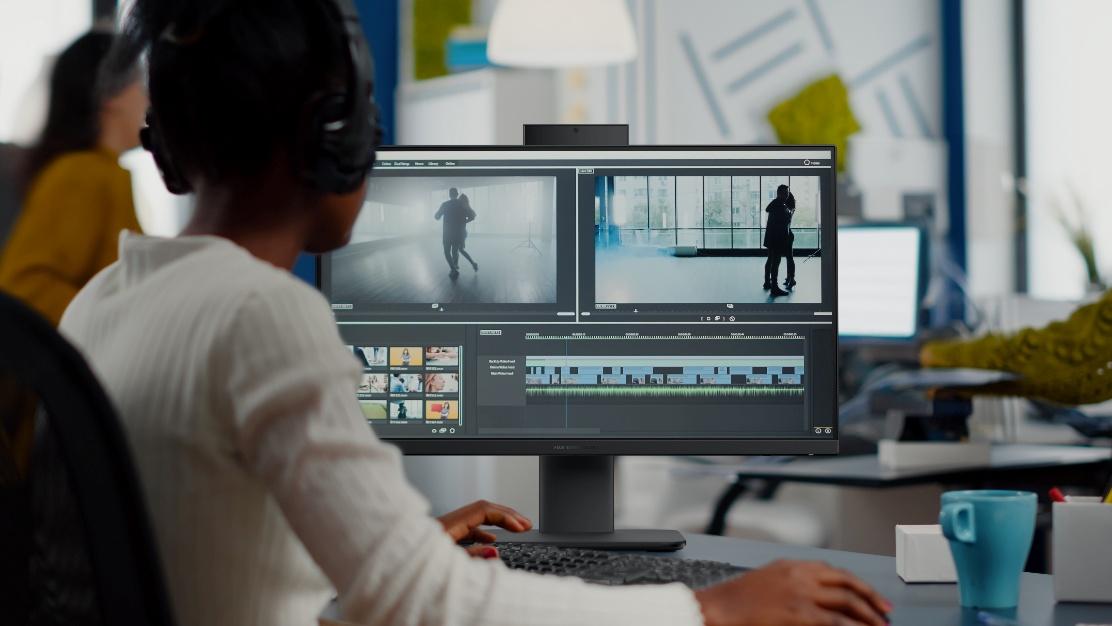 A person using a computer

AI-generated content may be incorrect.
