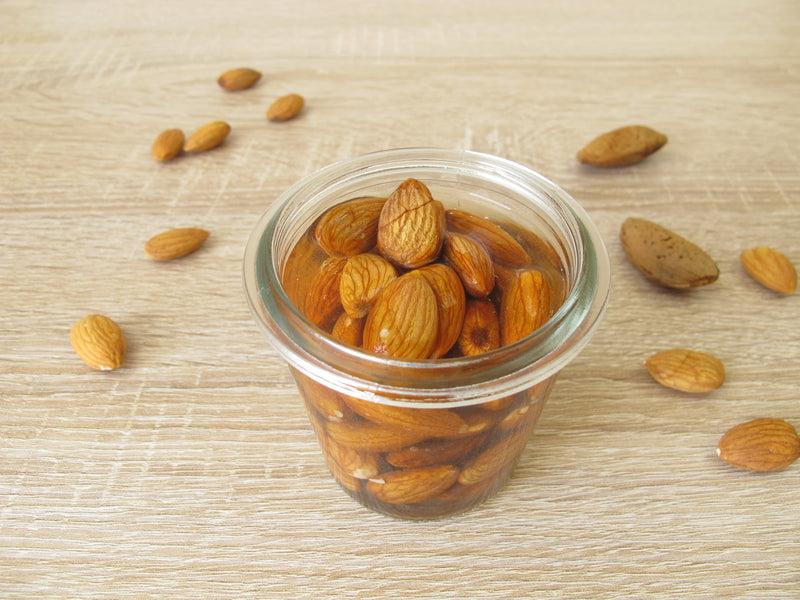 9 Benefits of Eating Soaked Almonds On Empty Stomach – Prorganiq