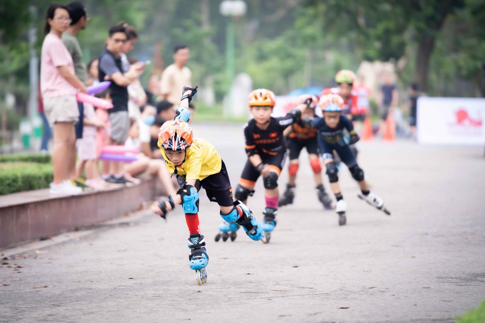 Tại sao nên chọn giày patin Flying Eagle cho trẻ em?