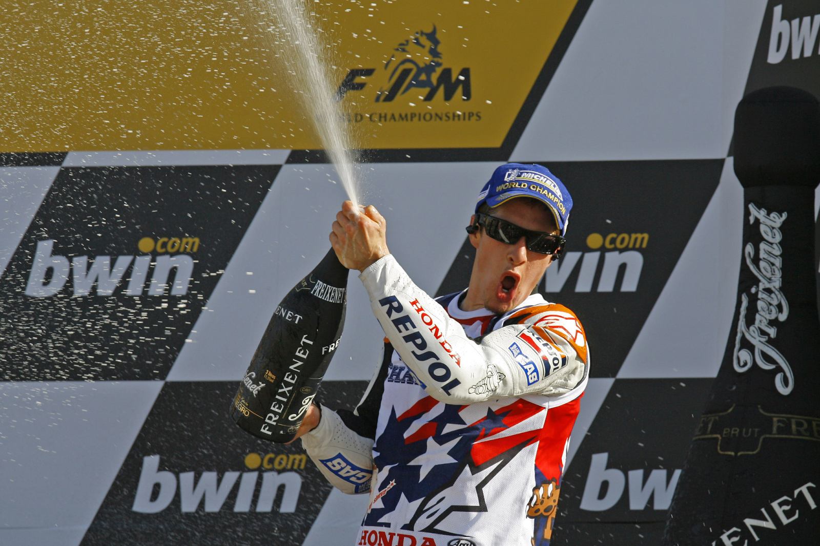 nicky hayden juara dunia motogp 2006