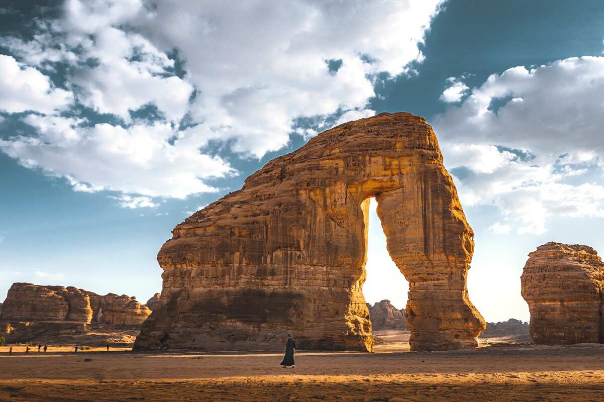 A tourist wandering through AlUla in Saudi Arabia - (Credits Economy Saudi Arabia)