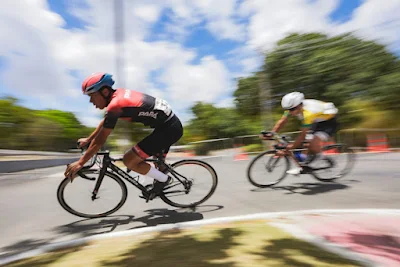 Erick Cruz, do Pará, e Mauro Júnior, do Acre, dominaram a prova de resistência do ciclismo nos Jogos da Juventude 2024 (Foto: Ana Patrícia/COB)