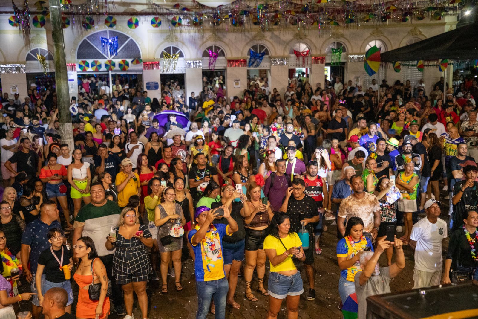 O tradicional Baile Municipal e outros eventos momescos acontecem no Mercado Cultural