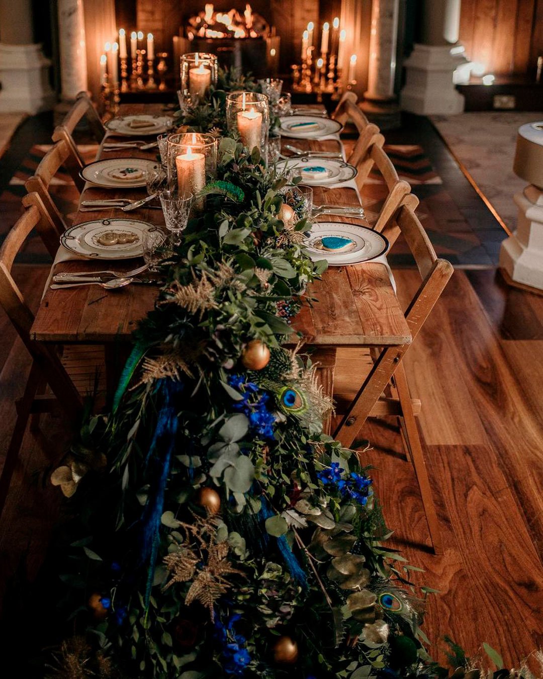 winter wedding decor wooden table setting