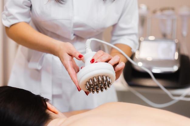 7. Mezoterapia corporală pentru contur și fermitate