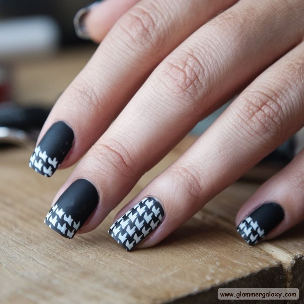 Black Fall Nails having Houndstooth Precision
