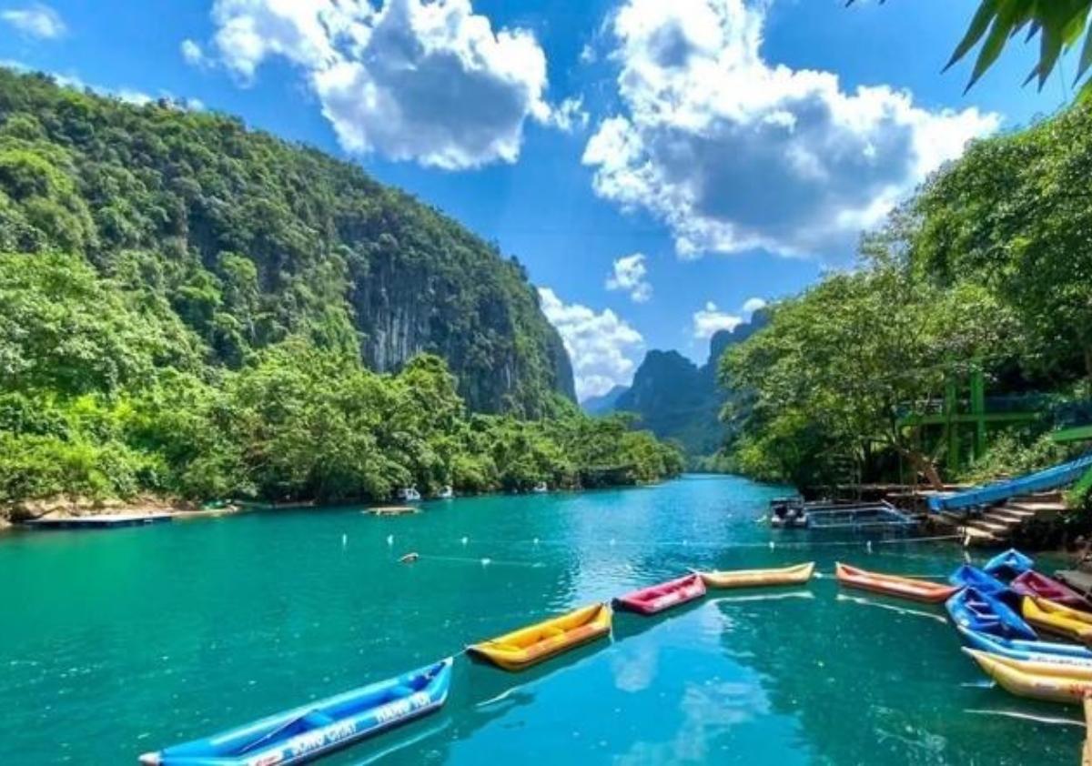 A group of boats in a body of water

Description automatically generated