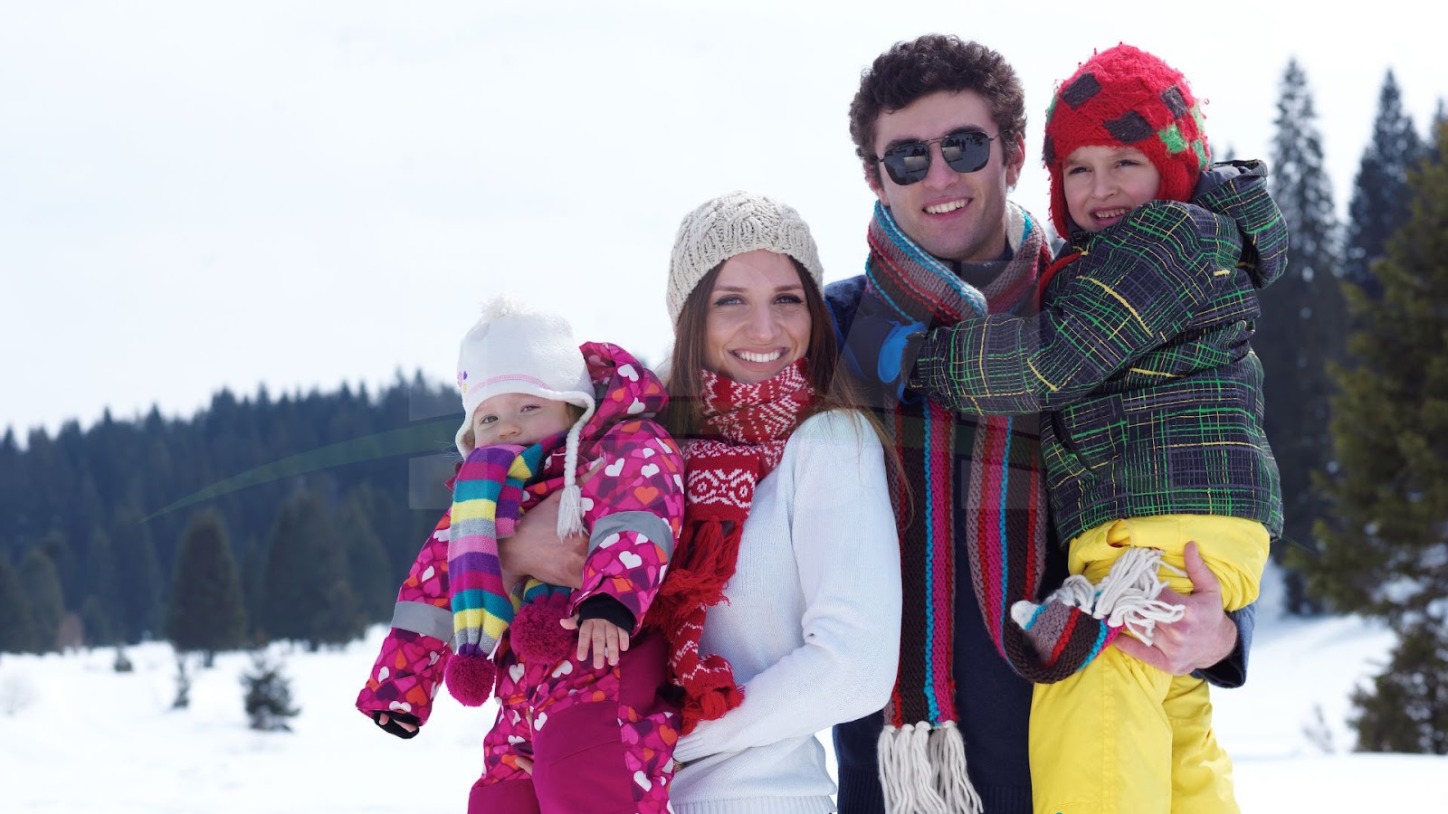 Winter Family Photo Outfits Images 2