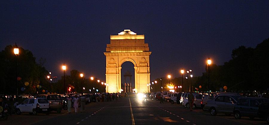 Enjoy the majestic view of the India Gate - Best Places to Visit in Delhi at Night