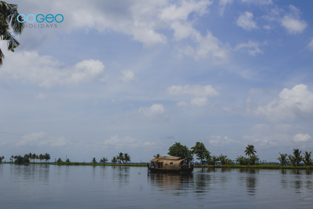 image of an houseboat on a river