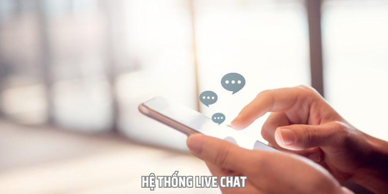 Liên hệ Hitclub bằng live chat khá dễ dàng