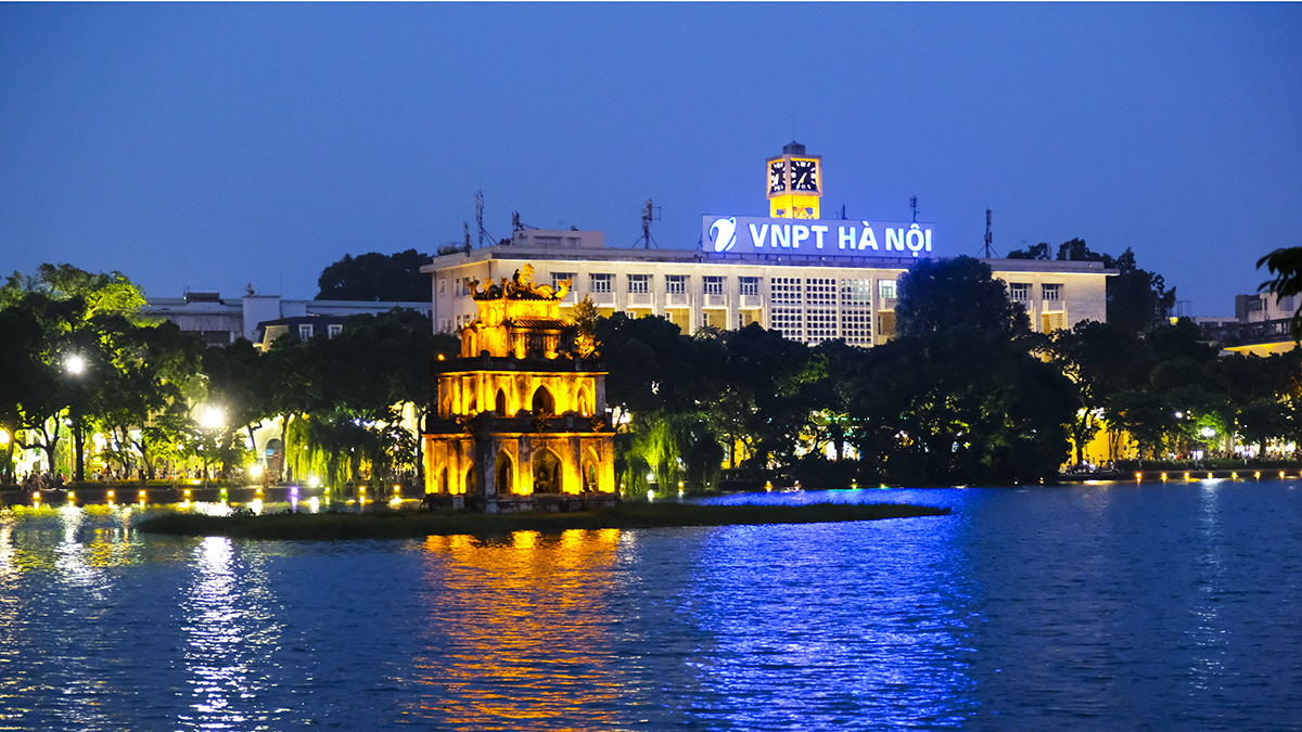 Phong cảnh Hà Nội về đêm