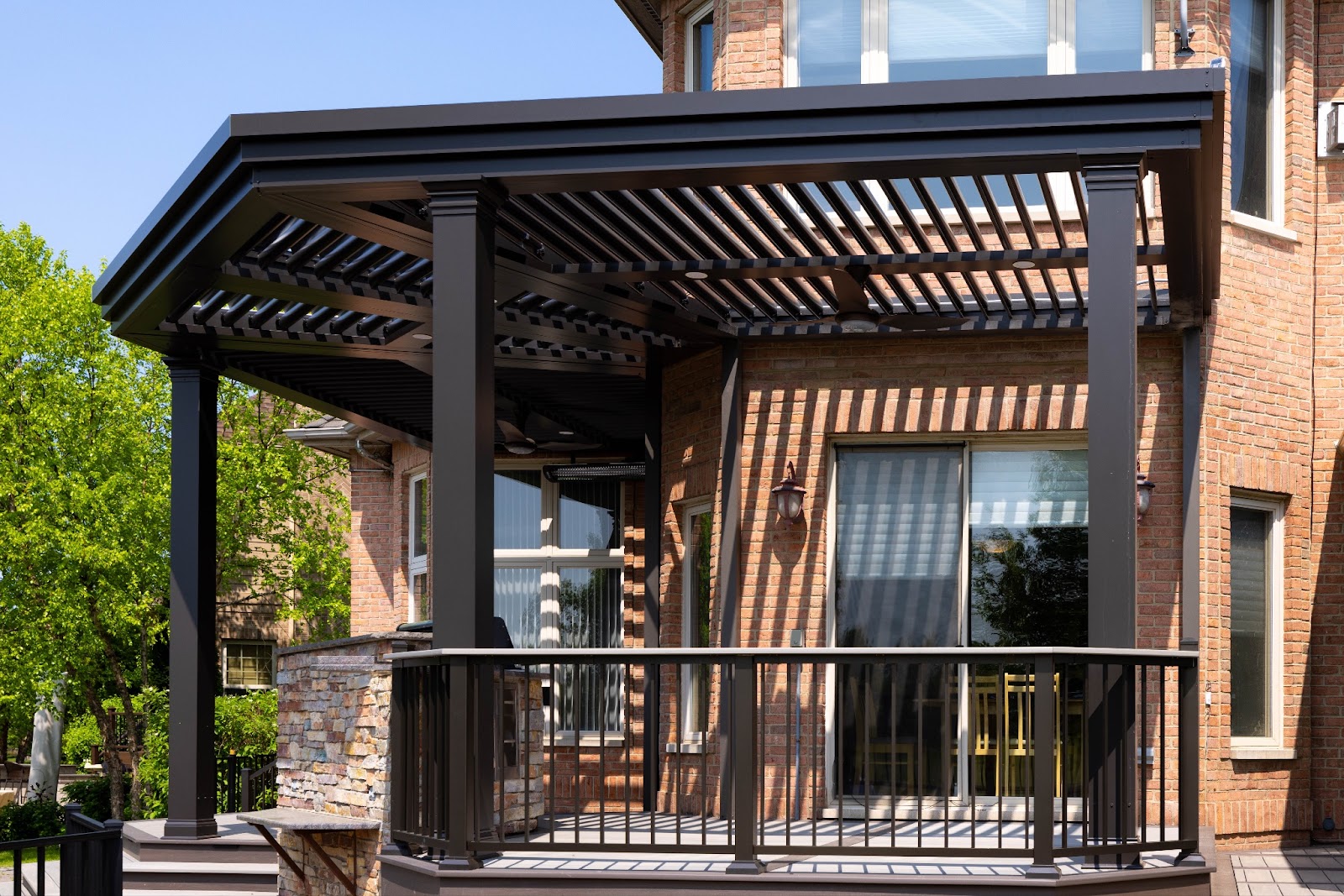 StruXure custom Pergola X for outdoor living.