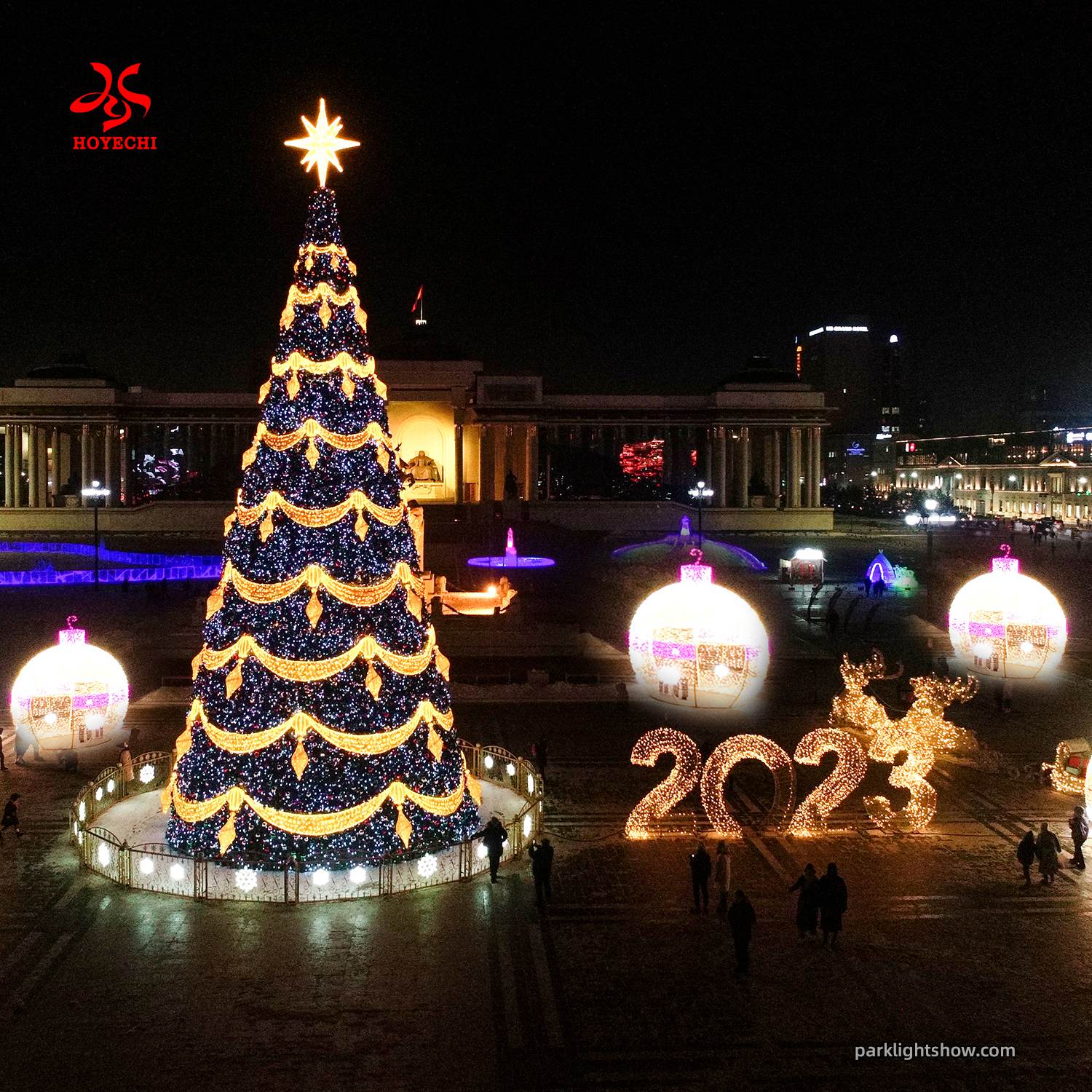 Large Christmas tree