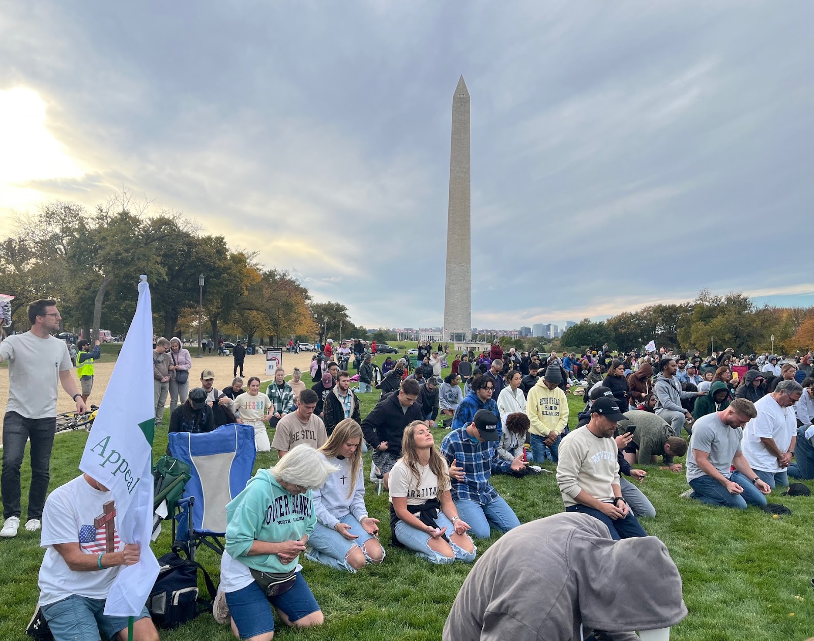 AD 4nXf3ezMDkeShqyeMX9Y9UP1jAE066Y - Bucks County Beacon - Sean Feucht’s Christian Nationalist Revival in Washington Featured Shofars, ‘Appeal to Heaven’ Flags, Senator Josh Hawley, and Donald Trump