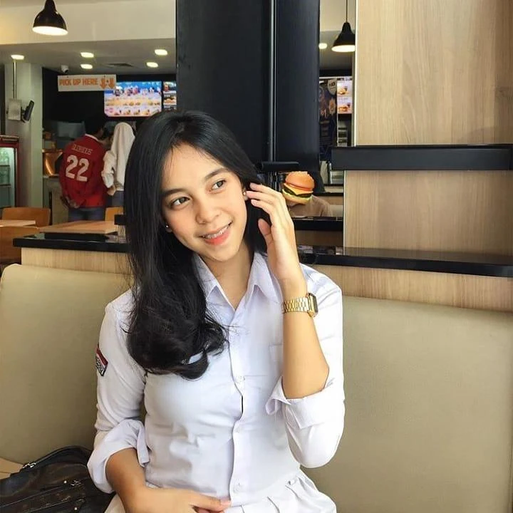 Cewek Imut Membawa Semangat Baru, cewek imut, semangat ceria, gadis lucu
