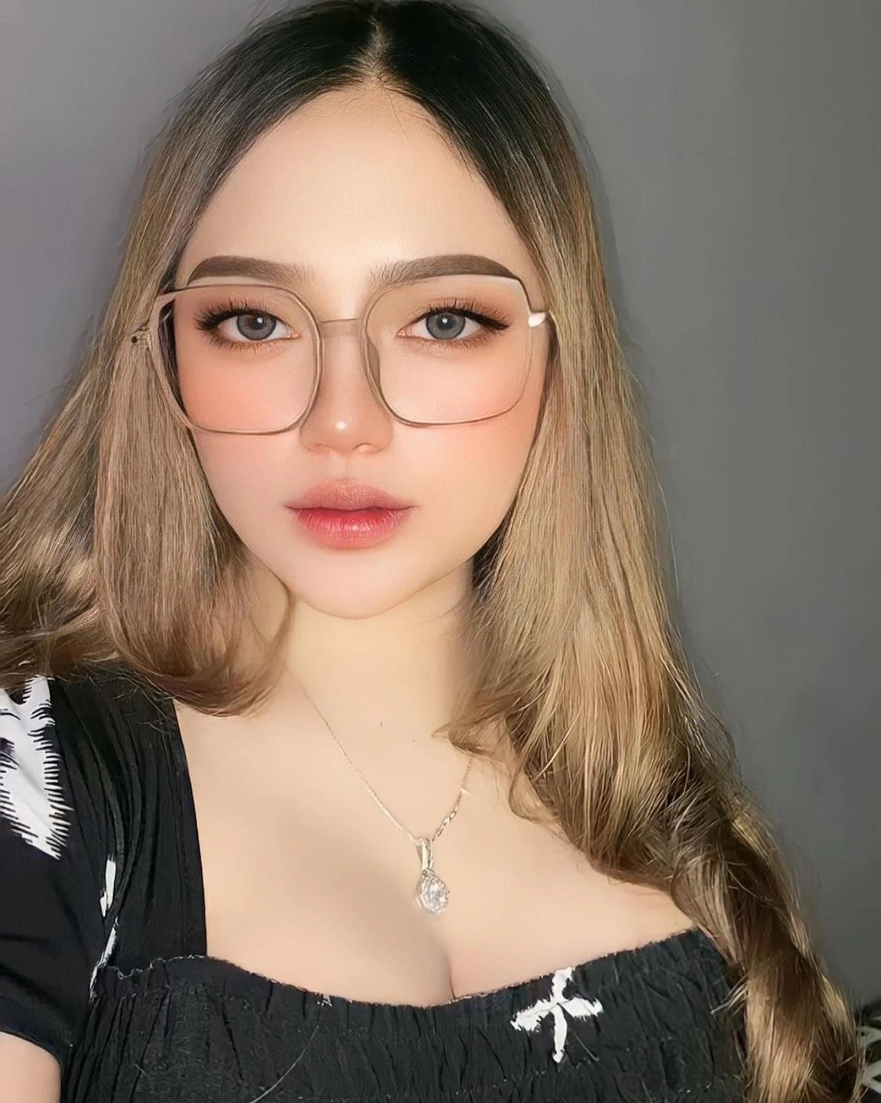 Cewek Menggoda dengan Sentuhan Lembut, cewek menggoda, sentuhan lembut, gadis manis