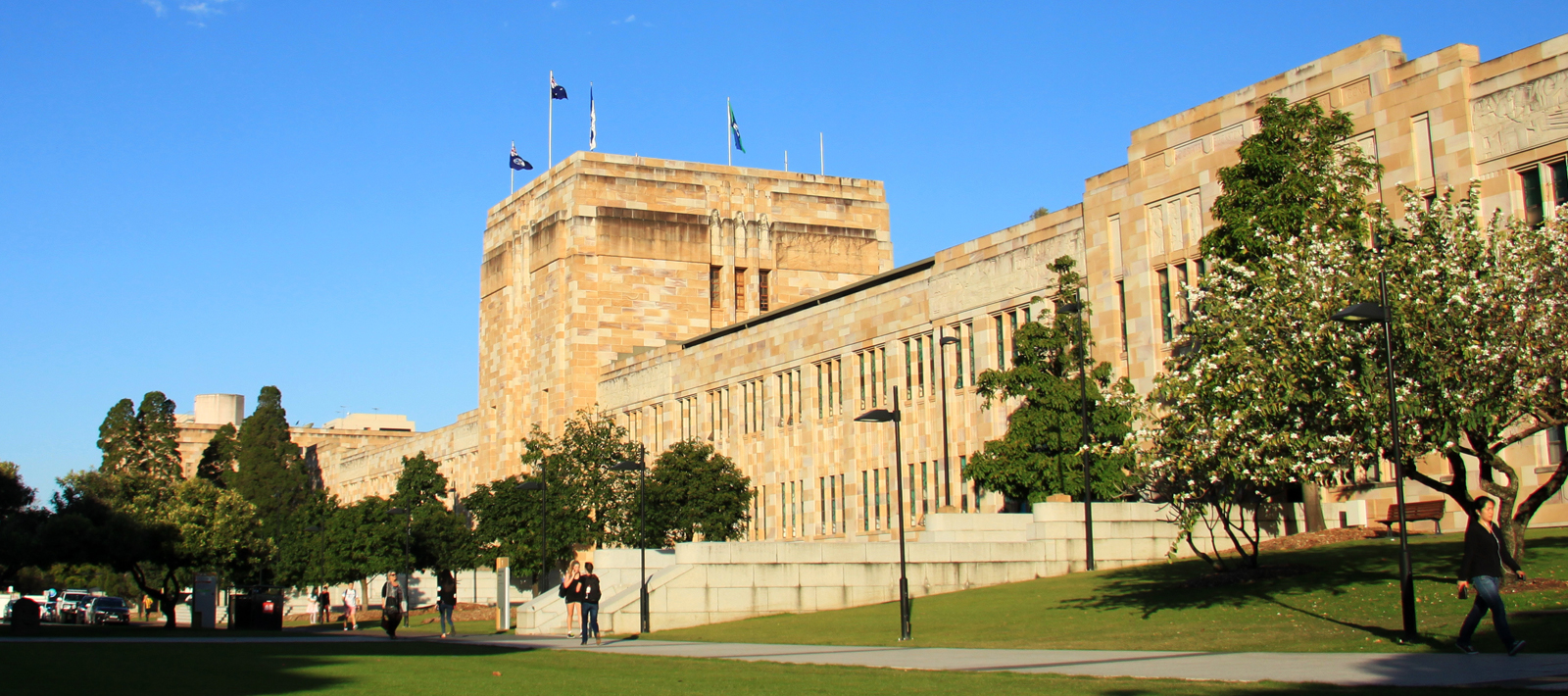 Discover the University of Queensland, a leading Australian public university known for its academic excellence, research innovation, and vibrant campus life.