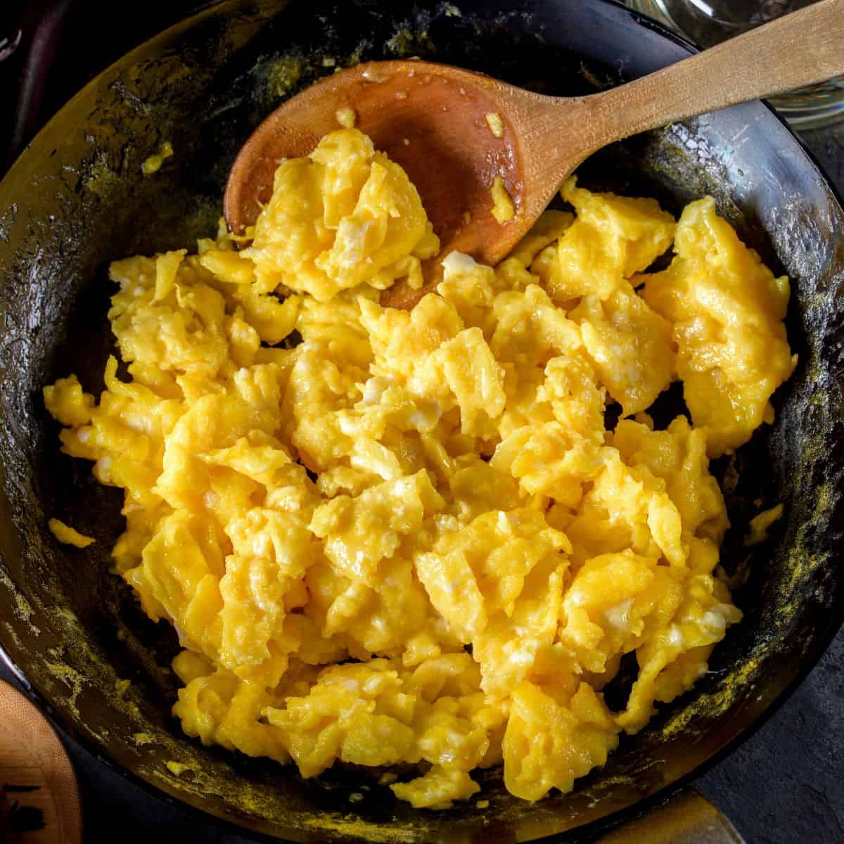 Quick and Creamy Scrambled Eggs 