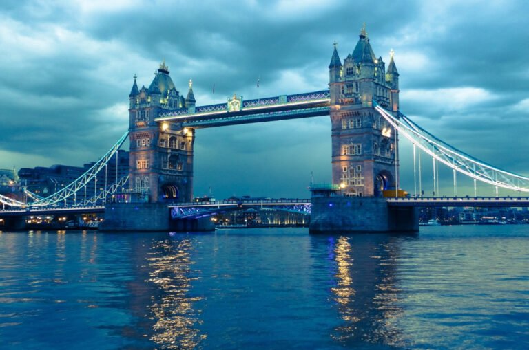the crossing of the River Thames