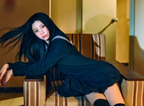 This contains an image of ILLIT Wonhee 
