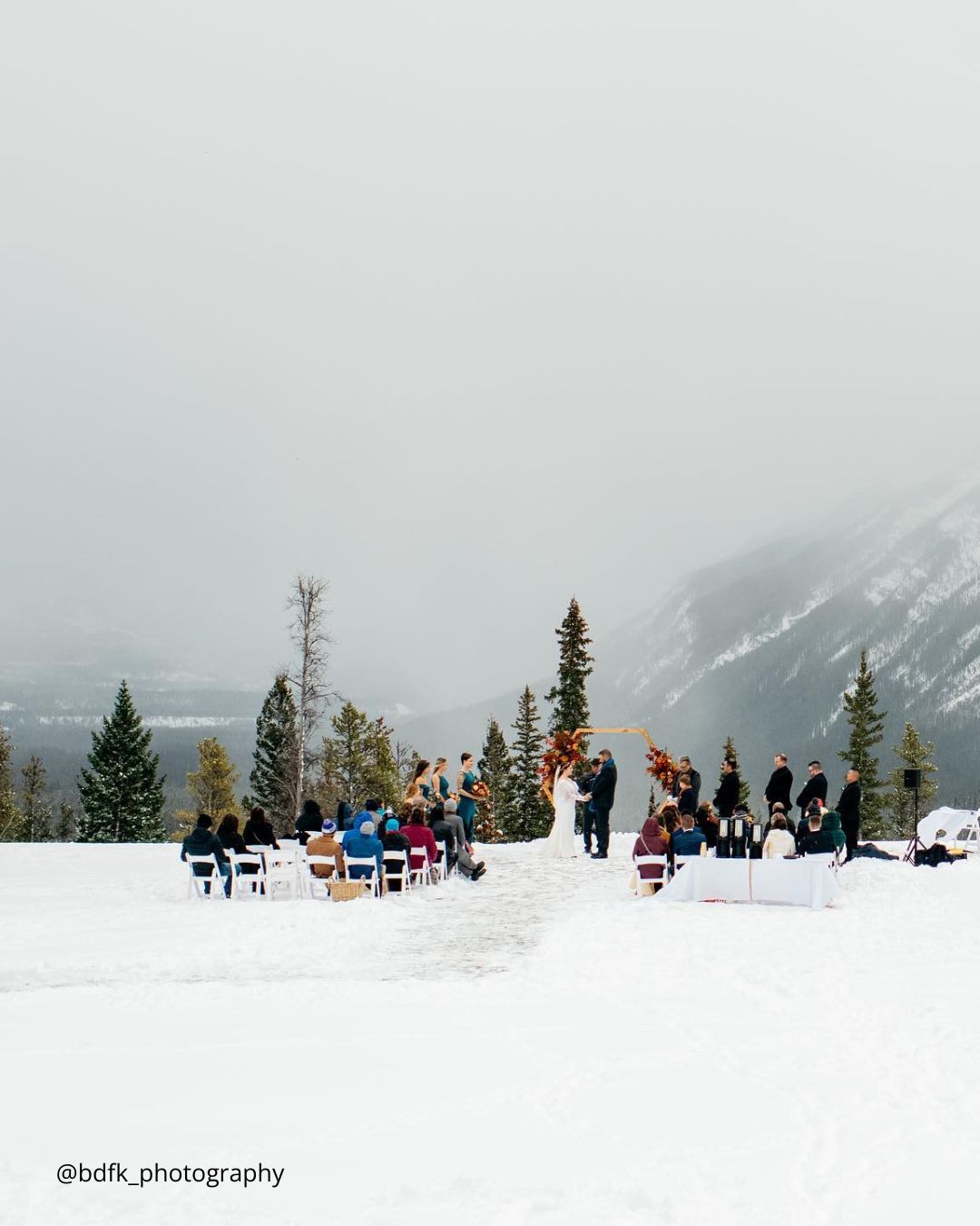 winter wedding photo ideas wedding in the snow