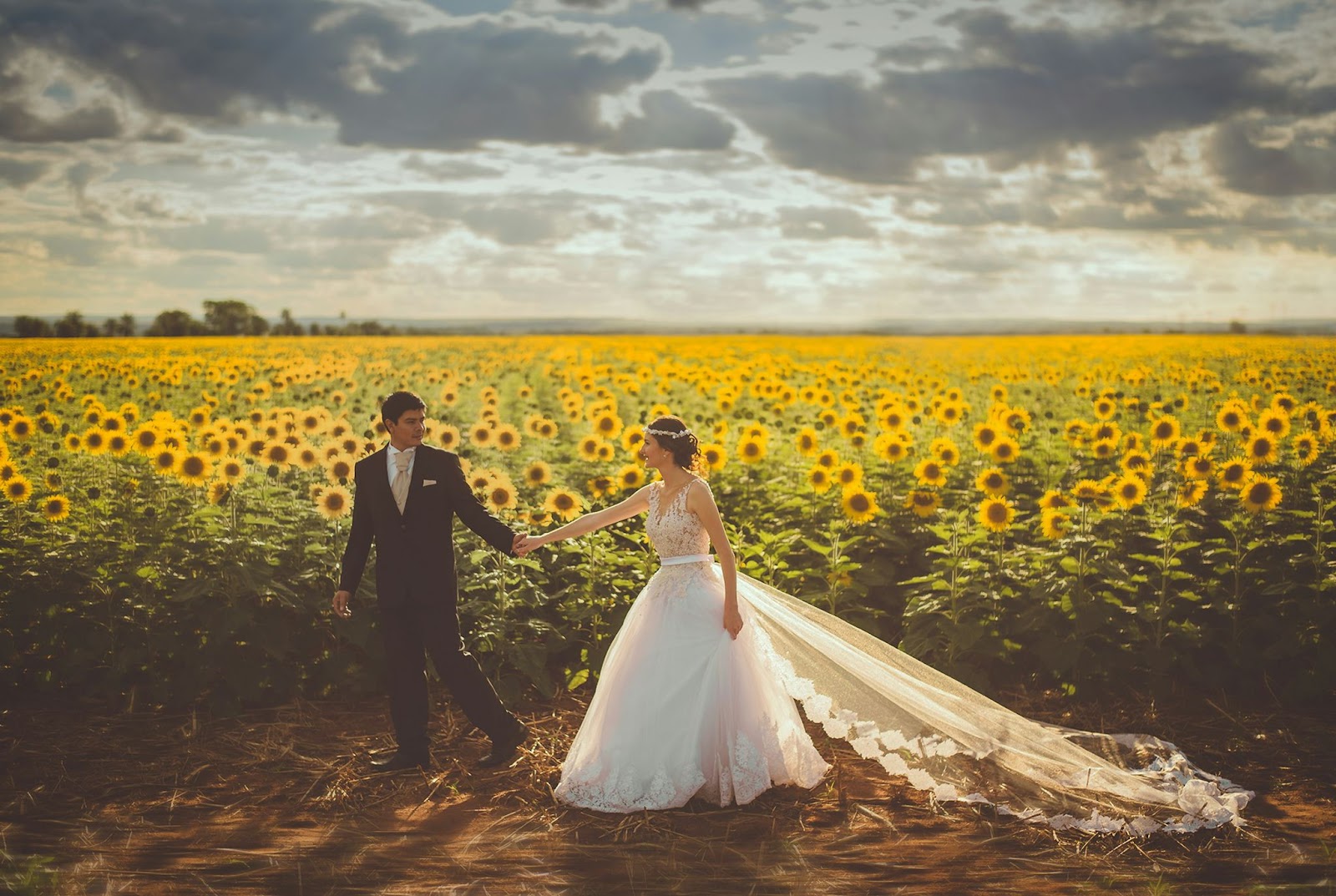 Wedding Photography Poses: The Walk Together