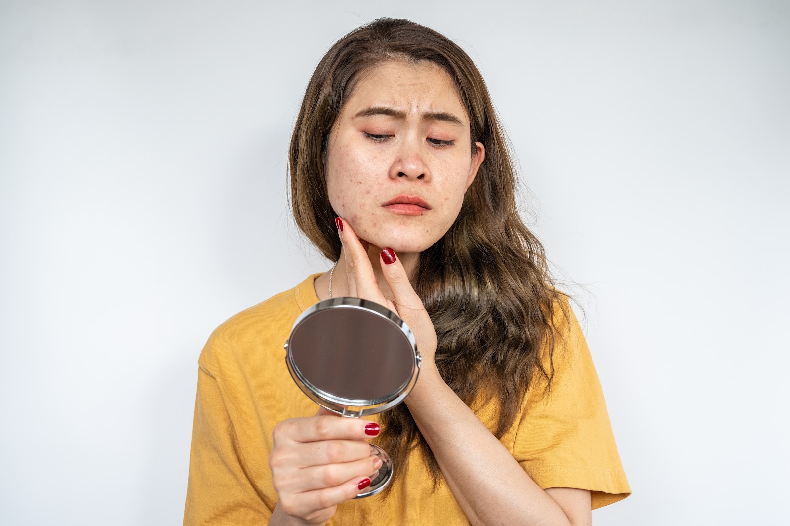 Facial Swelling Guide | Facial Puffiness | Holland & Barrett