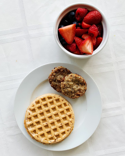 1 Waffle, Berries and 2 Breakfast Sausages