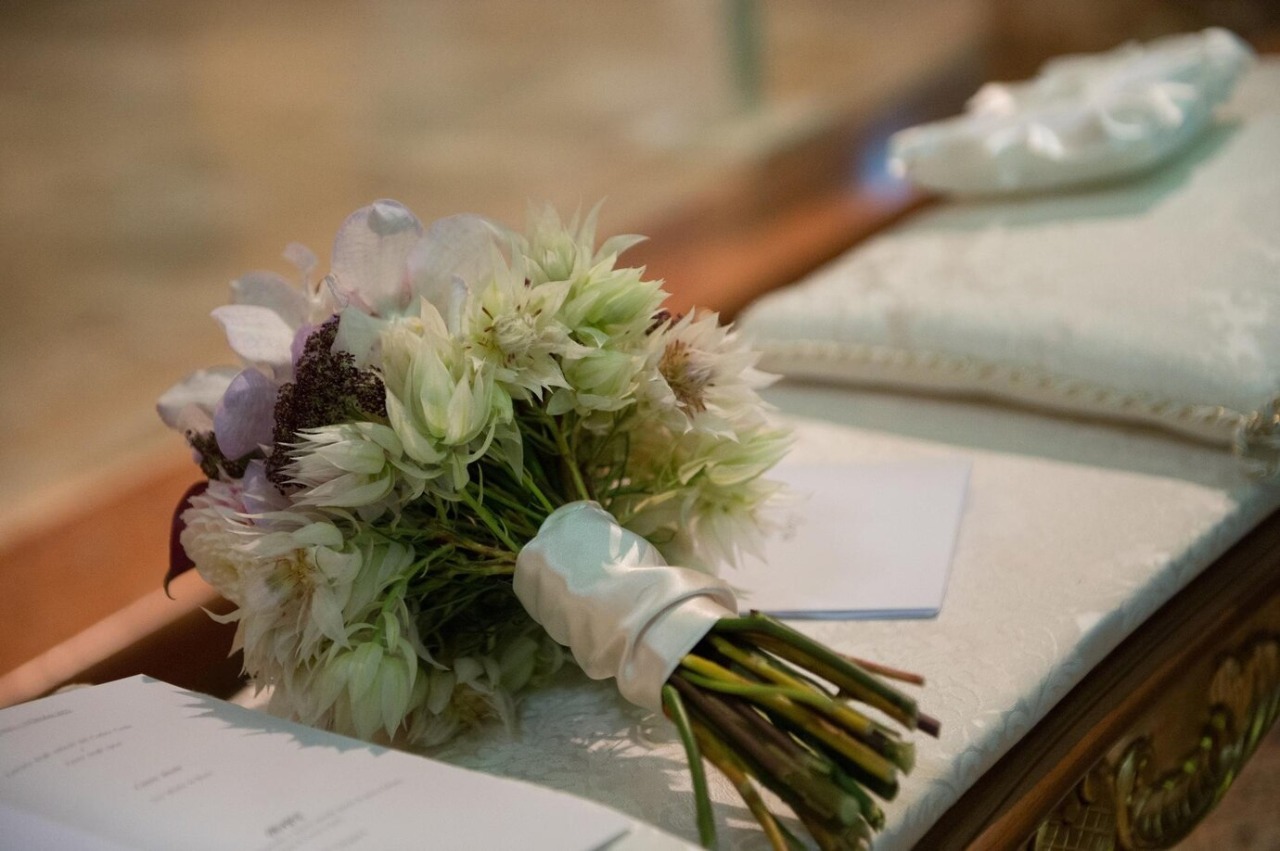 Fall and summer olive green wedding decor comparison showing a fall wedding table with olive and gold accents alongside a summer outdoor wedding with blush and olive green table decor.