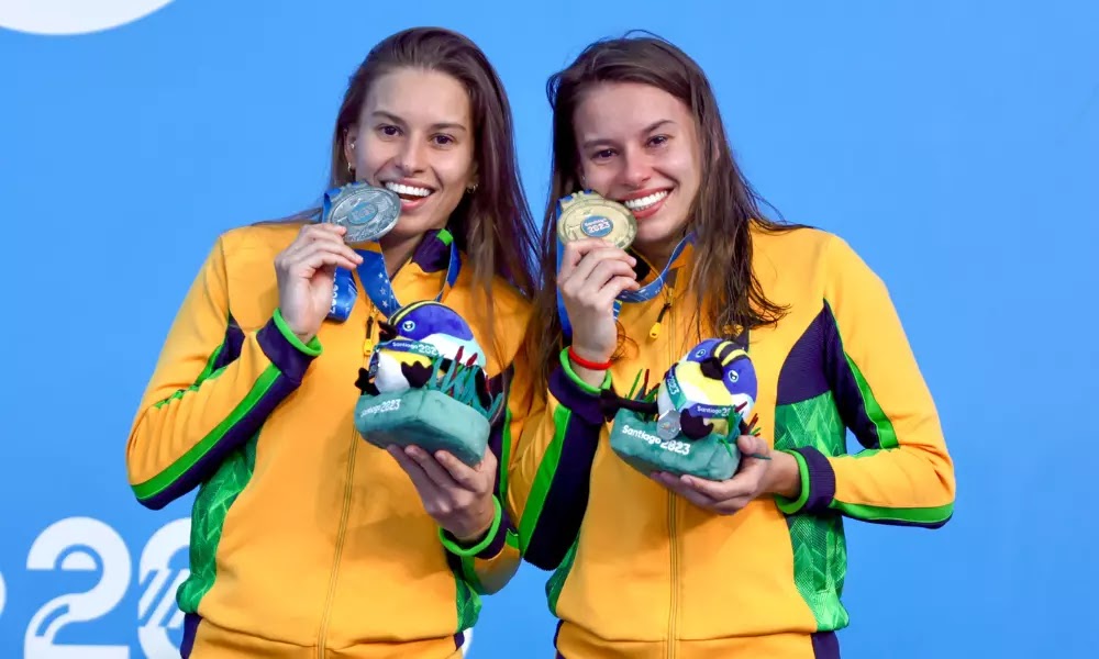 Débora e Beatriz Carneiro juntas no pódio dos Jogos Parapan-Americanos, em Santiago 2023