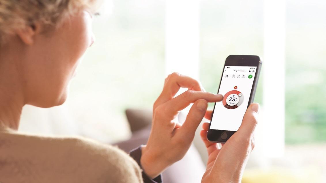 A person using a cell phone

AI-generated content may be incorrect.