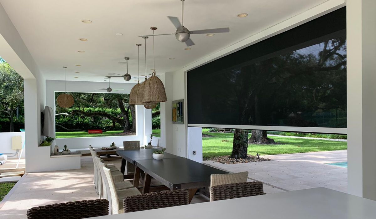 Outdoor screen repair