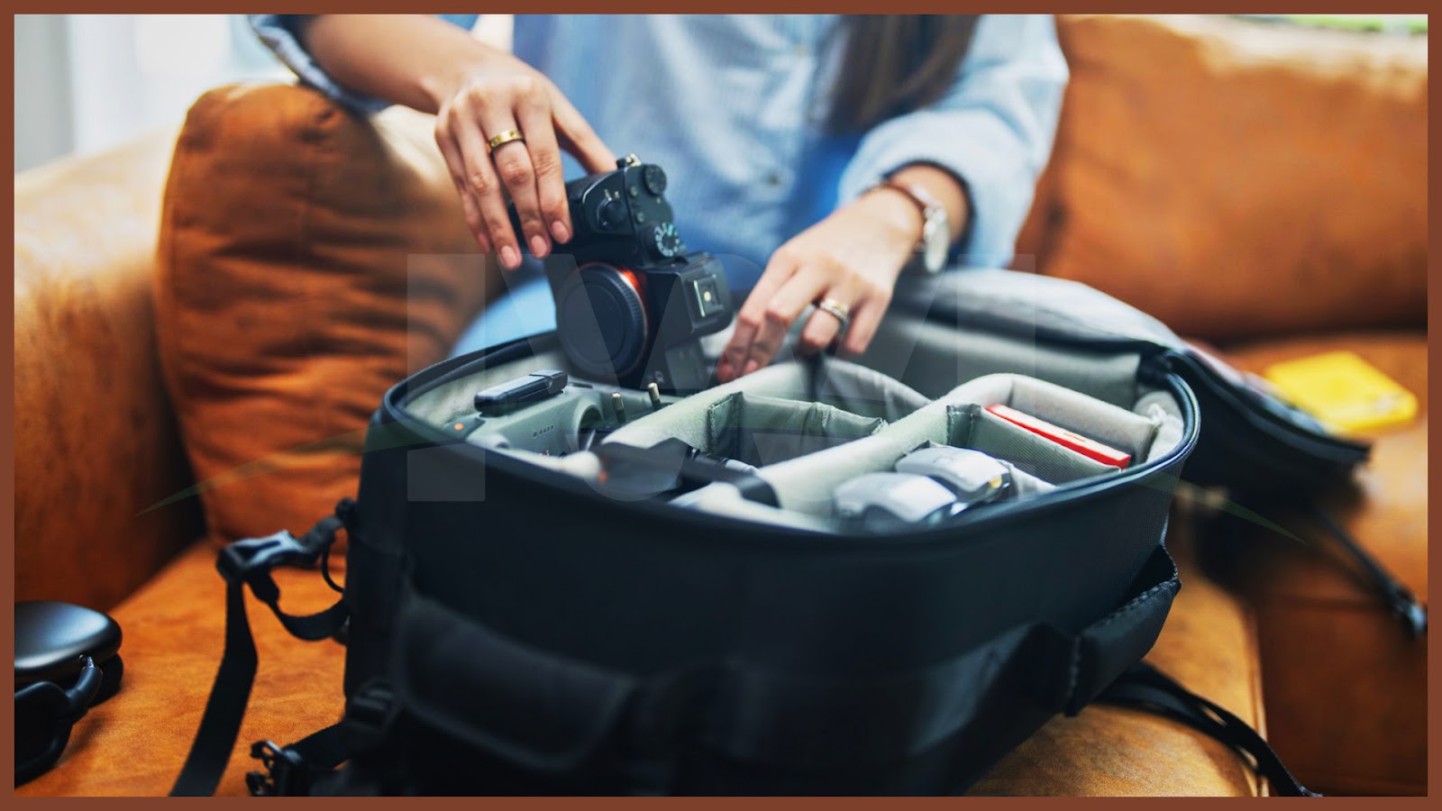 backpack with camera compartment images 2