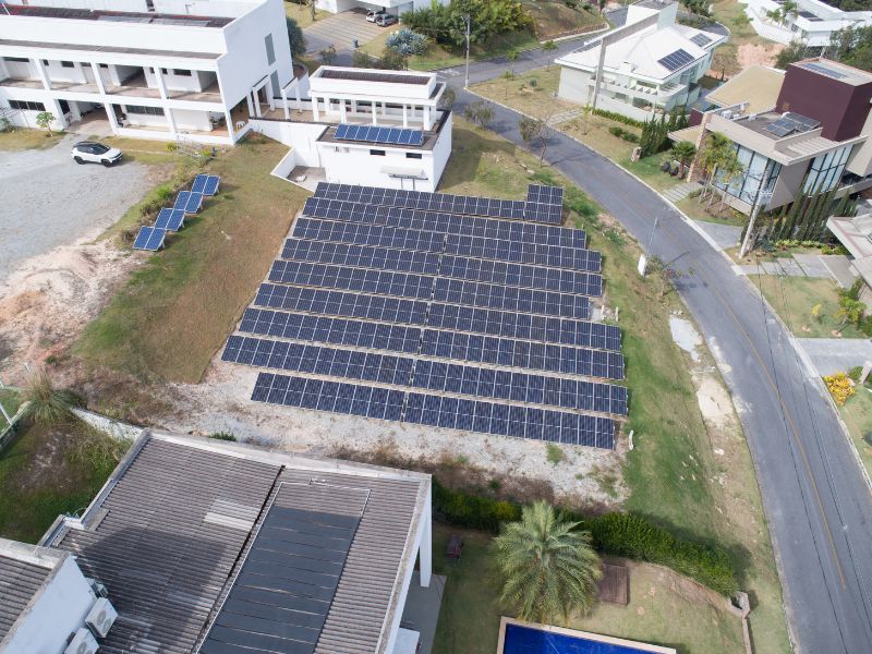 benefícios da energia solar redução de emissões