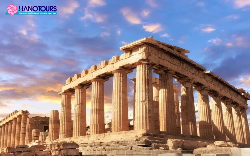 Acropolis ở Athens là một trong những di tích khảo cổ nổi tiếng nhất thế giới