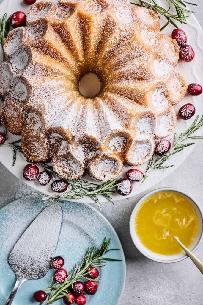 43 Dazzling Christmas Cake Ideas That'll Steal The Show