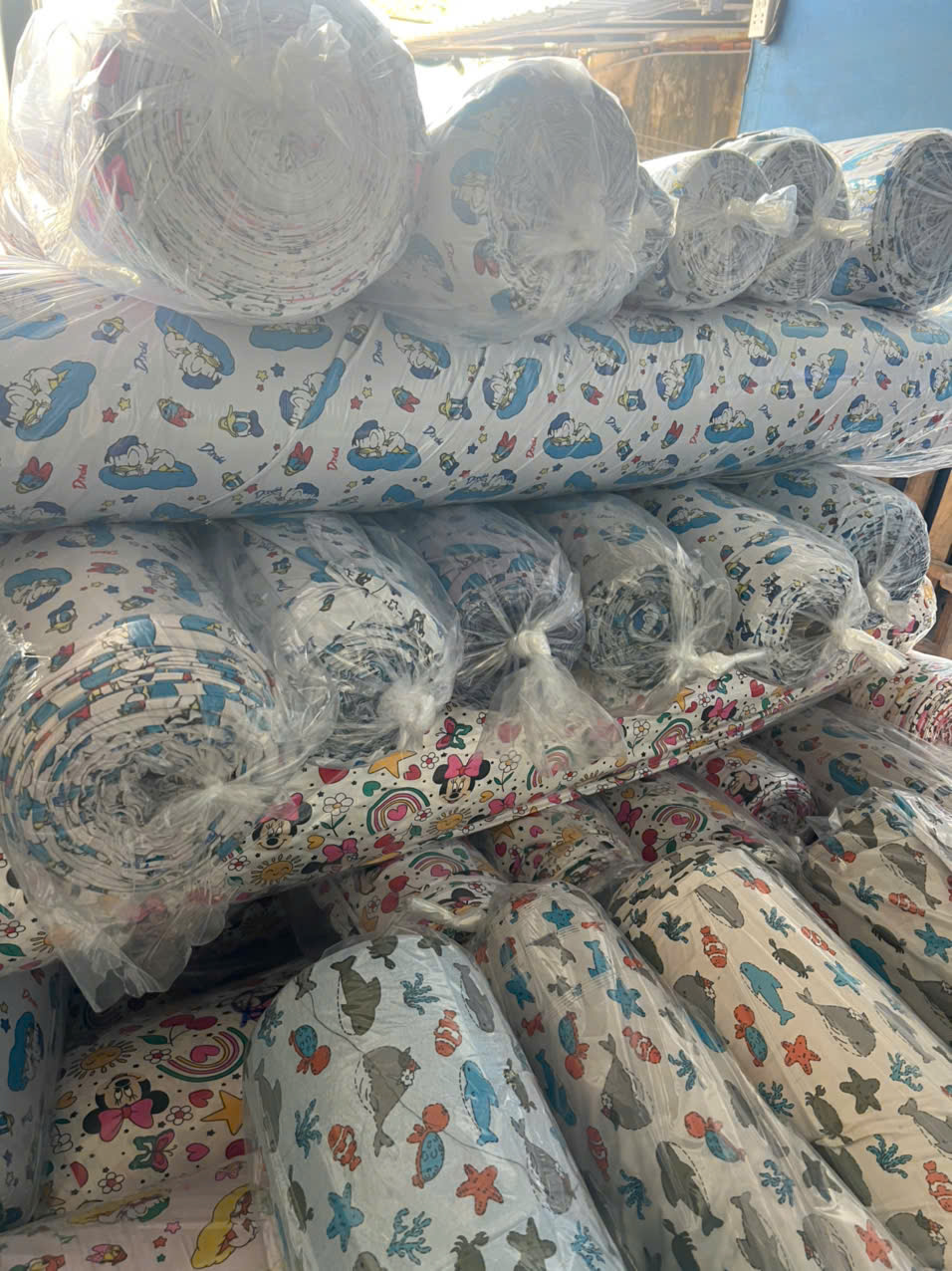 Xưởng in vải gia công – Giải pháp tối ưu để xây dựng thương hiệu và nâng cao chất lượng sản phẩm