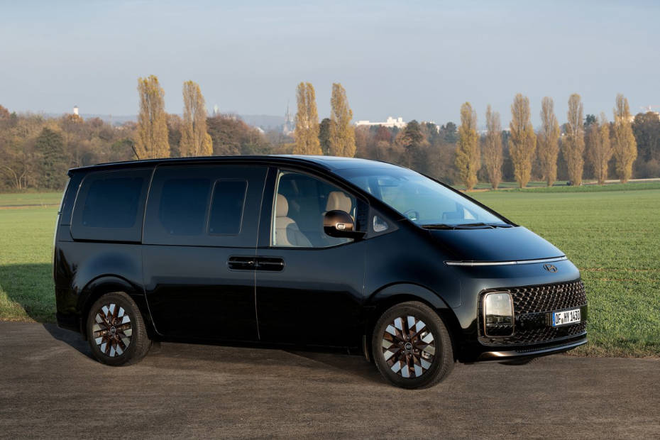 Hyundai Staria MPV Debuted In India At Auto Expo 2025