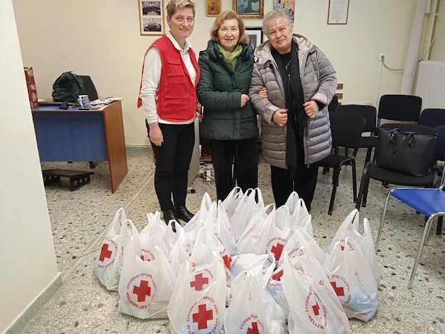 Μπορεί να είναι εικόνα 3 άτομα, νοσοκομείο και κείμενο