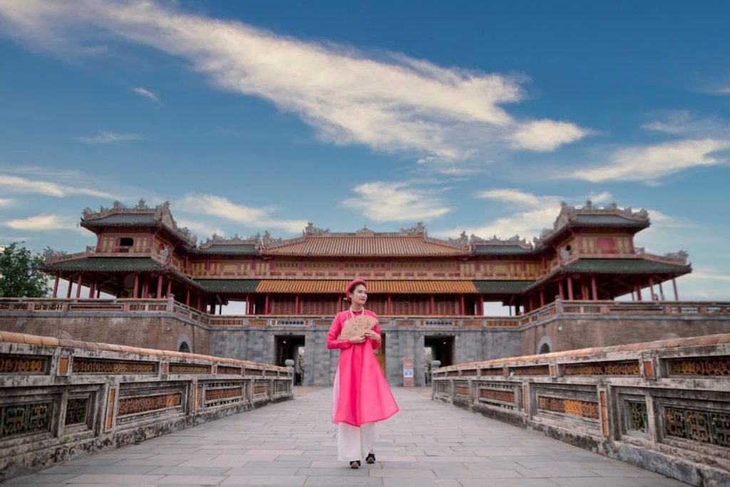 ao dai ngu than tay chen