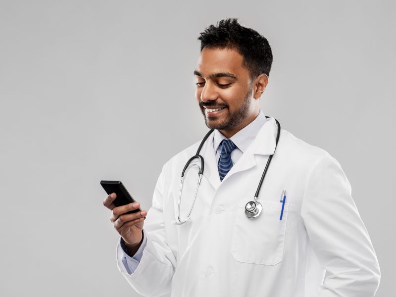 como usar as redes sociais no marketing médico e responder dúvidas