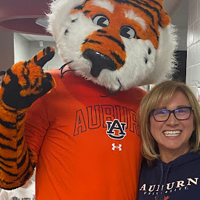 Image of Mrs. Barefoot with Mascot