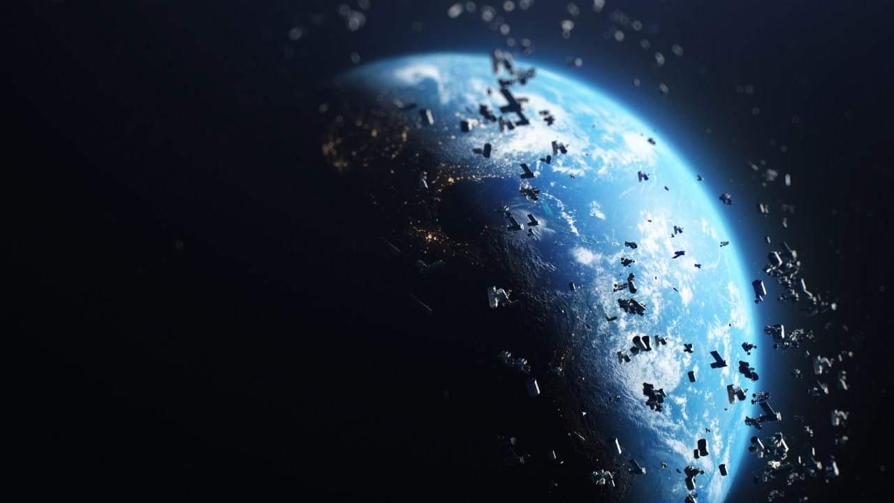 Lixo espacial atinge casa na Flórida; veja as imagens