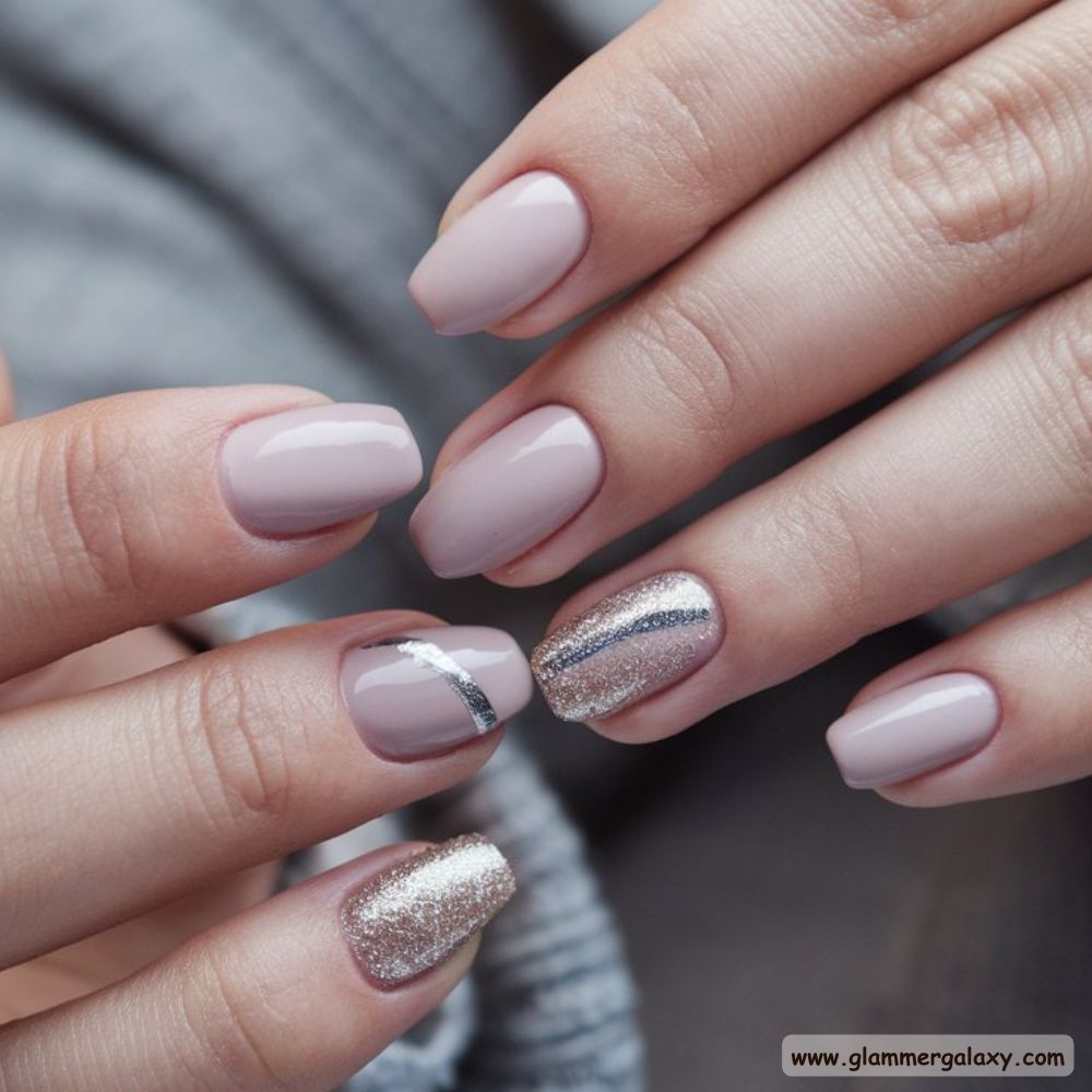 Classy Winter Nails having Short and Chic Winter Nail Ideas
