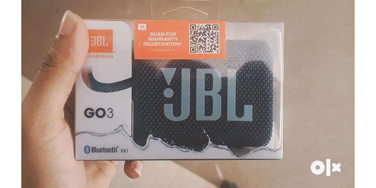 A QR Code sticker on JBL's speaker box.