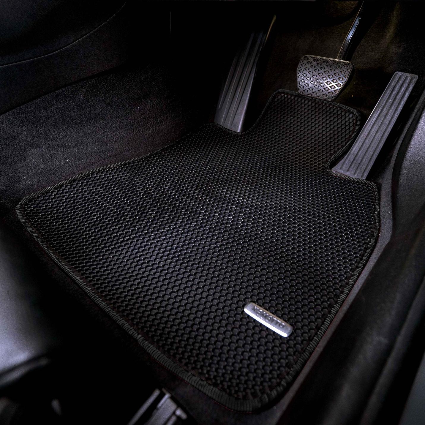 A black car floor mats

Description automatically generated