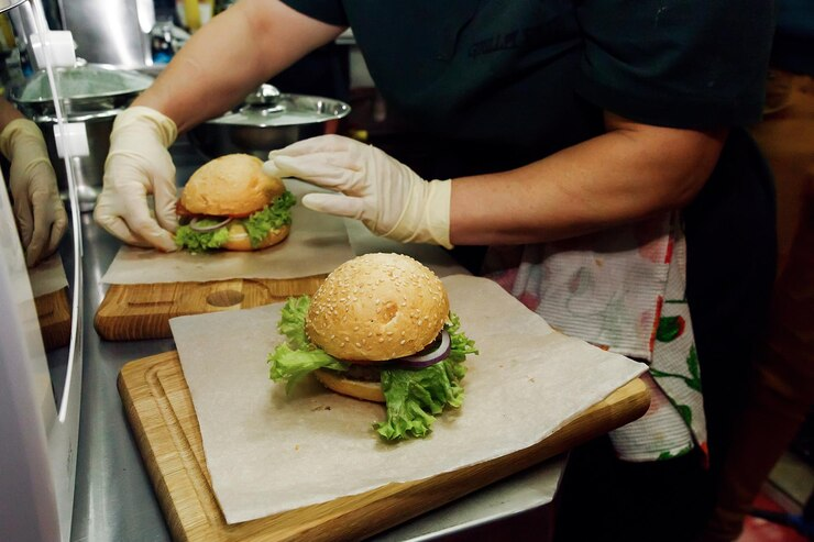 Persiapan peralatan usaha burger yang lengkap akan memudahkan operasional bisnismu