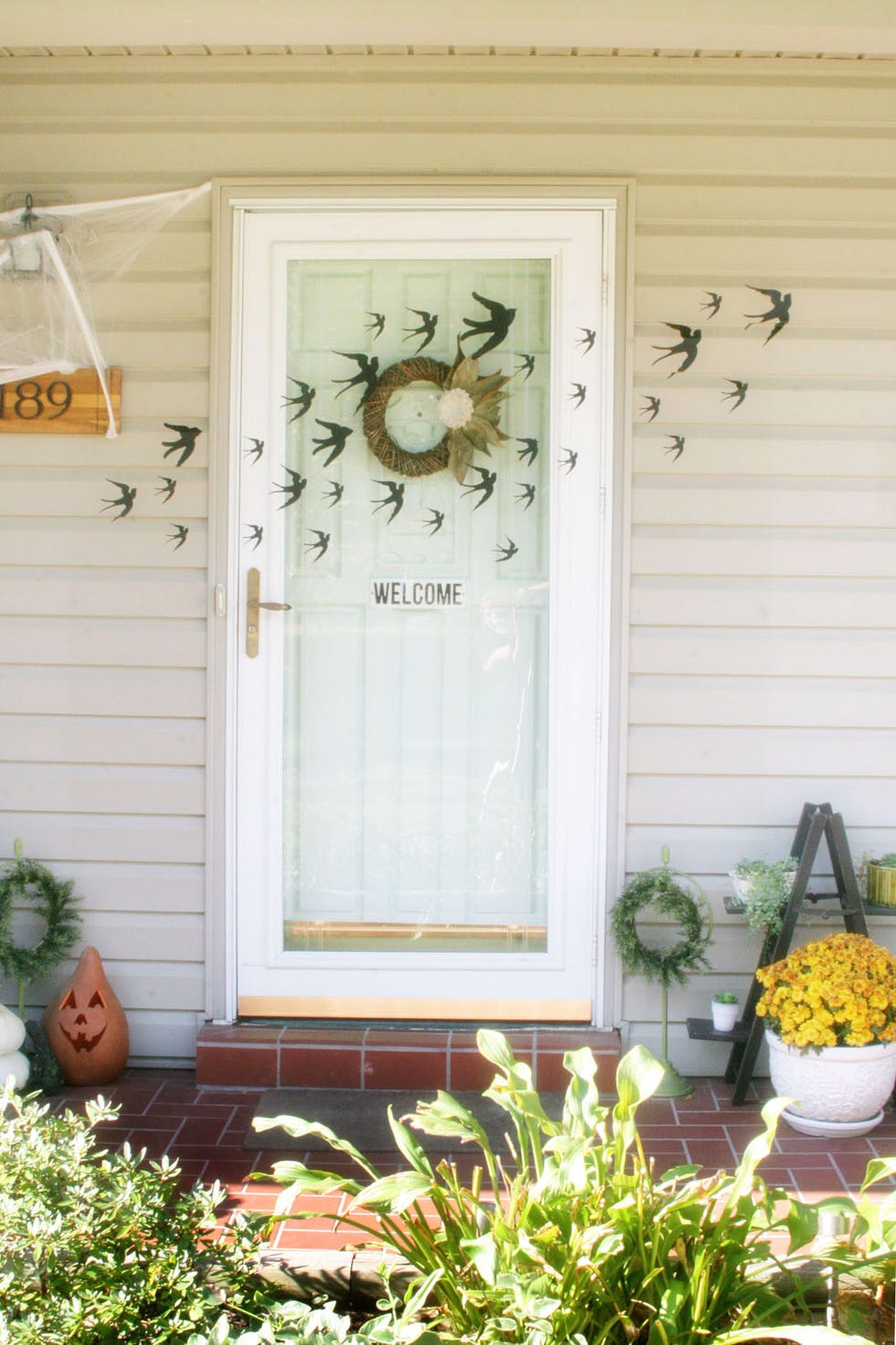 halloween door decor ideas birds