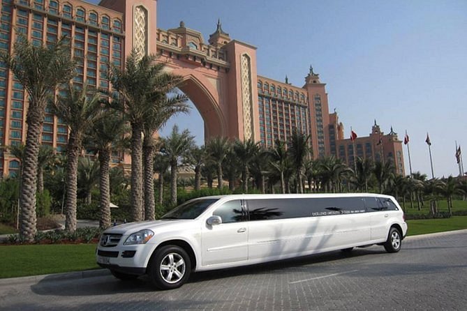 How Much Does a Limousine Ride Cost in Dubai? Discover Now!